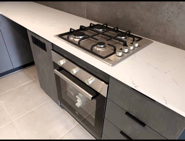 2 BEDROOM APARTMENT FOR SALE IN WATERKLOOF RIDGE